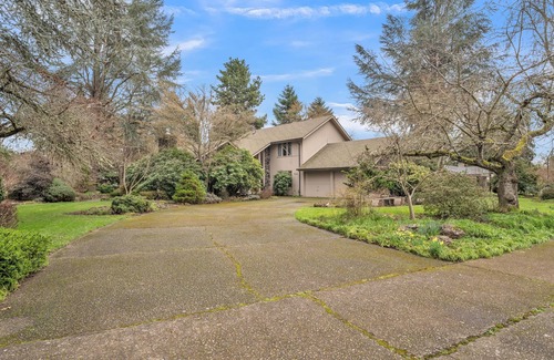 Cal Young House | Eugene - Close to everything by RedAwning