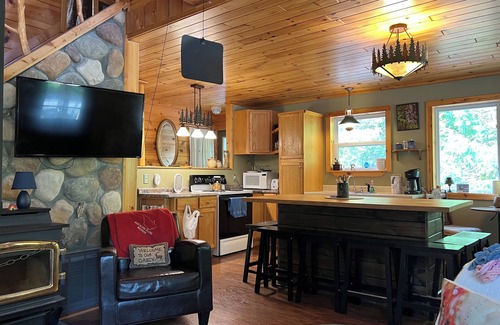 Bois Blanc Island House | Eulenhaus or Owlhouse - Fall colors coming