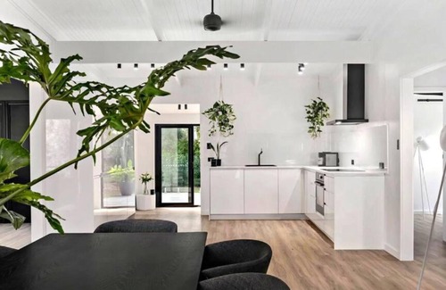 Broke House | Eune House Close to Weddings and Wineries