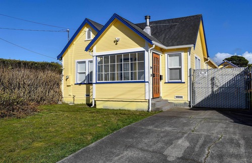 Eureka Cottage | Eureka Cottage Near Sequoia Park & Old Town!