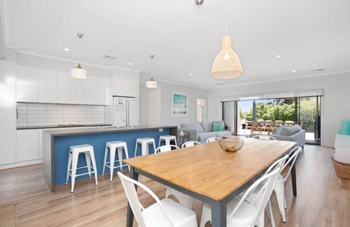 Goolwa Beach House | Europa 22 - Family Friendly, Fire Pit, WiFi