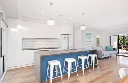 Goolwa Beach House | Europa 22 - Family Friendly, Fire Pit, WiFi