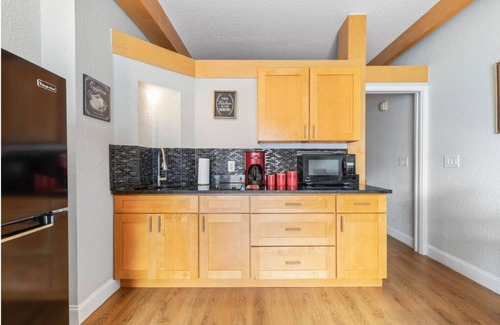 Palm Coast Condo | European Elegance: Charming Condo in Palm Coast's European Village