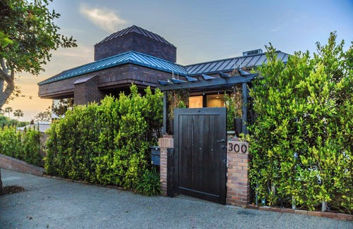 Del Mar House | European Living in the Heart of Del Mar-Minutes from the beach!