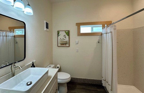 Newberg Cottage | European Style Cottage in Oregon's Willamette Valley Wine Country - Cottage #5