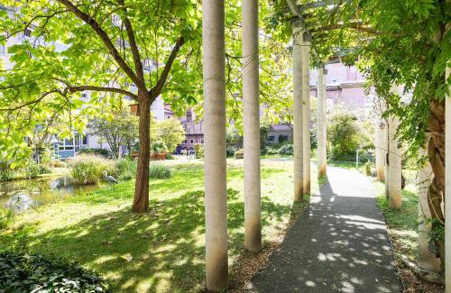 Rosenberg Bed & Breakfast | Evangelische Diakonissenanstalt Stuttgart GÄSTEHAUS AM DIAKONISSENPLATZ