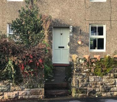 Gosforth House | Evas cottage