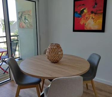 Fouesnant Apartment | Evasion chic au coeur de la ville et proche plage - Garage privé - Deux chambres