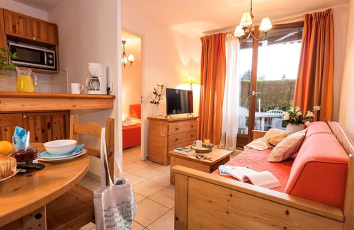 Evian-les-Bains Ski Chalet | Evasion Détente | Chalet en Bord de Lac + Piscine