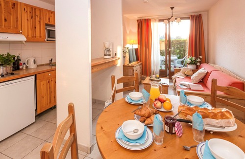 Evian-les-Bains Ski Chalet | Evasion Détente | Chalet en Bord de Lac + Piscine