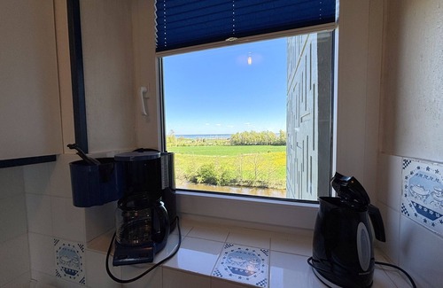 Horumersiel Apartment | Evening sun with balcony and internet for 3 persons