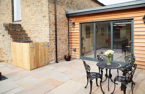 Eaton Mascott Cottage | Evenwood Granary - a stunning barn conversion that sleeps 4 guests