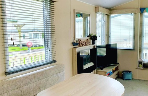 Friars Cliff House | ‘Everglade’ - a cosy coastal retreat by sea and by forest