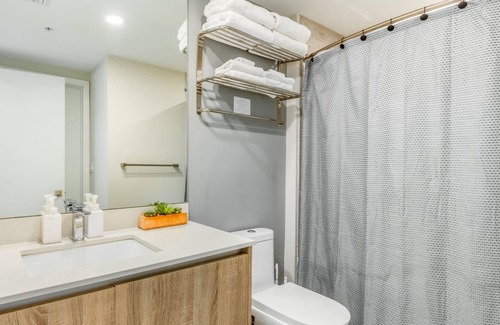 Edgewater Apartment | Everglade Villa | Classic 2 BD in Design District