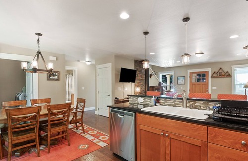 Skykomish House | Evergreen Escape - 6+pets, hot tub, 20min from Stevens Pass