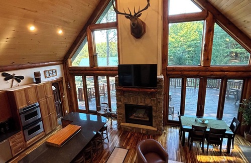Spooner Cabin | Evergreen Haven, Relax and Create Memories