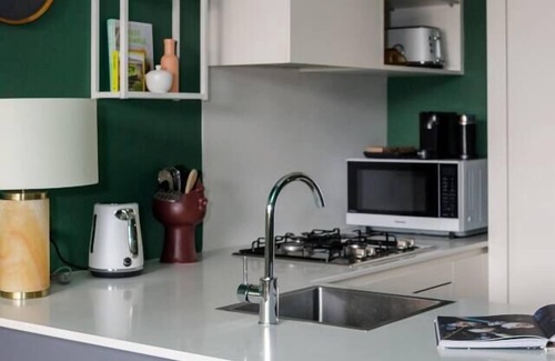 Collingwood Apartment | Evergreen Oasis Poolside Living on Stanley Street