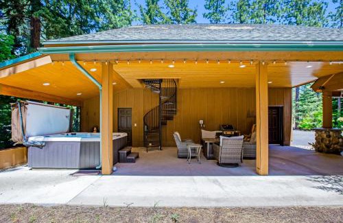 Ronald House | Evergreen Paradise