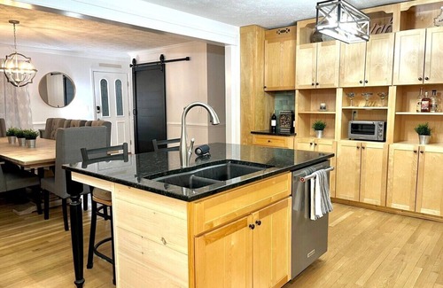 Afton House | Everley Whole Property