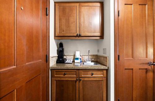 Olympic Valley House | Everline Resort & Spa Palisades- Forest View