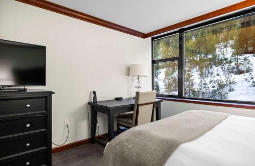 Olympic Valley House | Everline Resort & Spa Palisades- Forest View