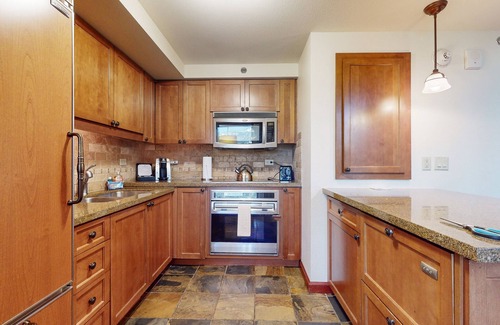 Olympic Valley Condo | Everline Resort & Spa ski-in/ski-out condo with elevator, pool, hot tub, & spa