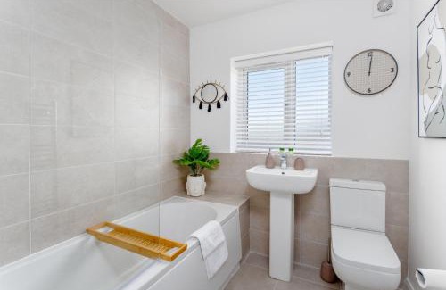 Kirkdale House | Everton Valley House - Air Host & Stay - Close to city centre