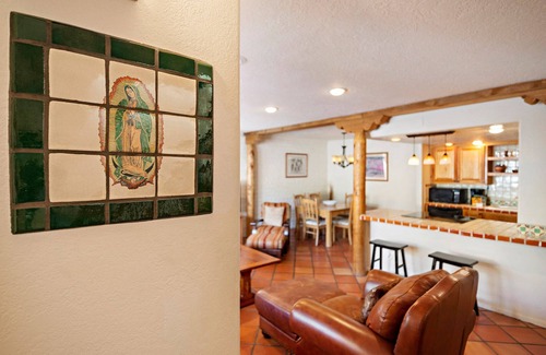 Northeast Santa Fe Hotel | EVERYTHING You Love Right Here, Blocks From Downtown