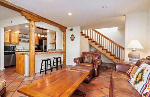 Northeast Santa Fe Hotel | EVERYTHING You Love Right Here, Blocks From Downtown