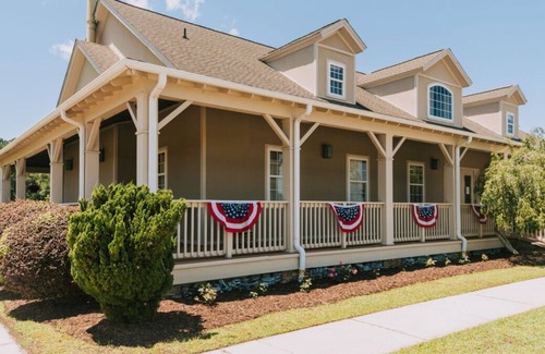 Longs House | Everything You Need For The Perfect Vacation! Pool, Pets Allowed, FREE Parking