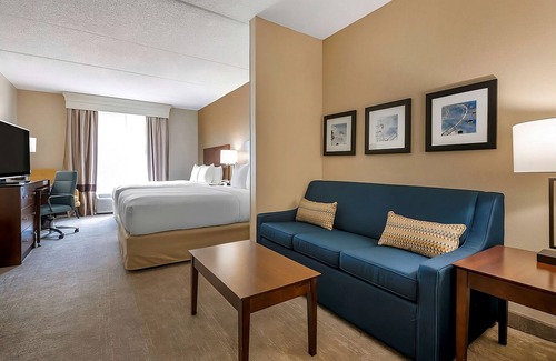 Florida Center Hotel | Everything You Need for Your Florida Trip! FREE Breakfast and Parking!