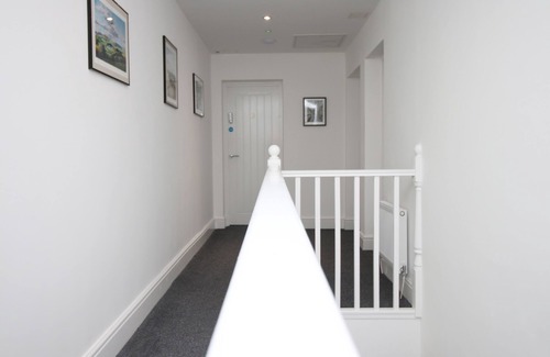 Newport Apartment | Eveswell Studios | Premium | Studio 7