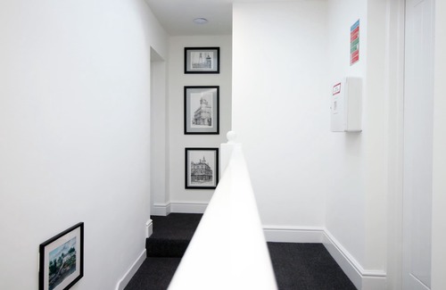 Newport Apartment | Eveswell Studios | Premium | Studio 3