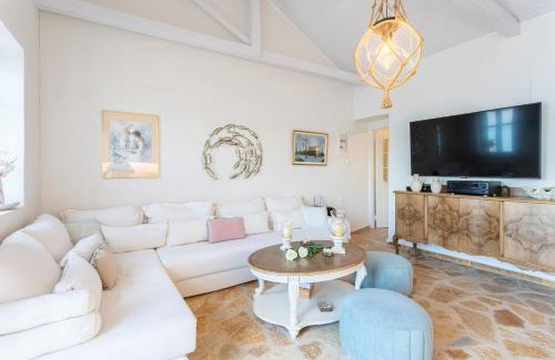 Petalidi Apartment | Evi's Seafront Hideaway - Petalidi Cozy Nest