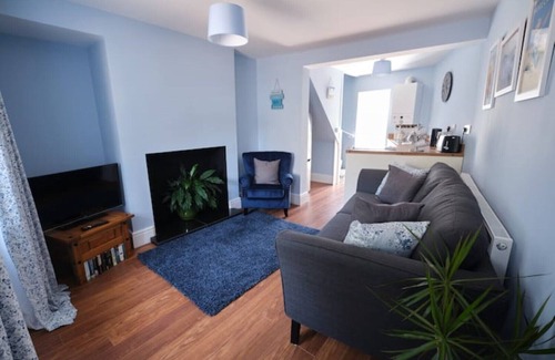 Morecambe Cottage | Evie Cottage - A Homely Cottage by the Sea