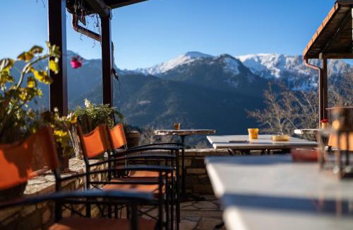 Lake Plastiras House | Evilion Traditional Inn