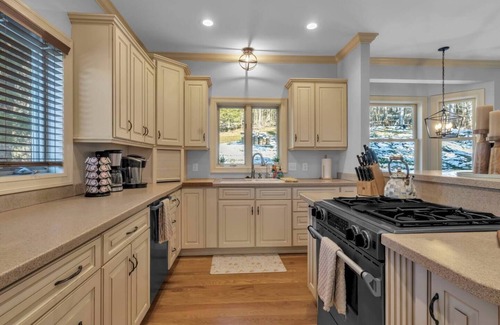 Ellicottville Ski Chalet | EVL Chalet 1/2 mile to Village