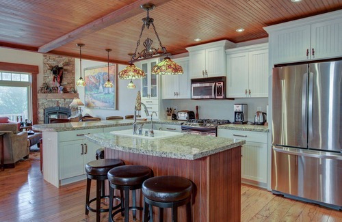 Ellicottville Ski Chalet | EVL "THE ASPEN OF THE EAST" ~ Spectacular Slope Views In Luxurious Condo Living