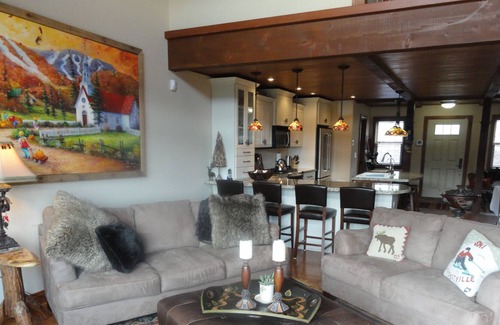 Ellicottville Ski Chalet | EVL "THE ASPEN OF THE EAST" ~ Spectacular Slope Views In Luxurious Condo Living
