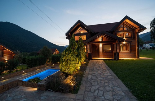 Karpenisi Villa | Evritos Villas & Suites with Pool