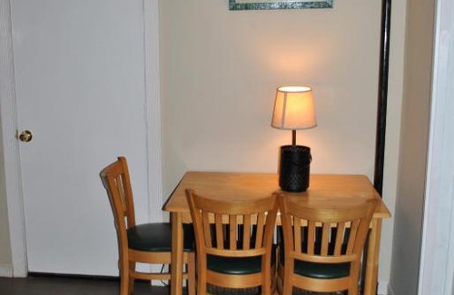 Weequahic House | EWR AIRPORT Multilevel Guest House Room with 2-3 Beds