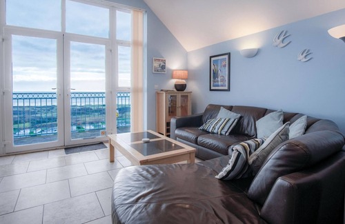Pendine Apartment | Ewyn Y Don - 2 Bedroom Apartment - Pendine