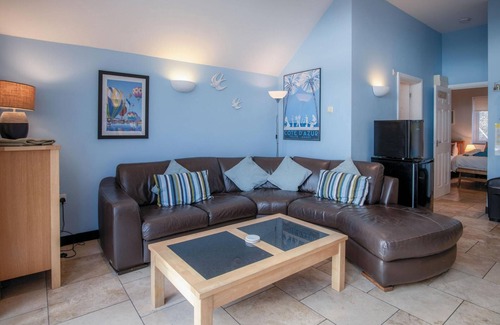 Pendine Apartment | Ewyn Y Don - 2 Bedroom Apartment - Pendine