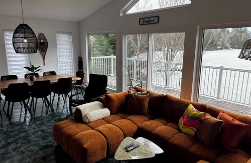 Matawinie Regional County Municipality Ski Chalet | Exceptional setting on the shores of Long Lake with breathtaking panoramic views