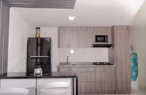 Cali House | Exc. ubicación sur cali cerca Clínicas de estética, C comerciales. Restaurantes