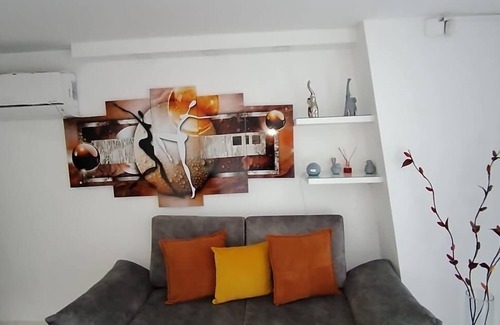 Cali House | Exc. ubicación sur cali cerca Clínicas de estética, C comerciales. Restaurantes