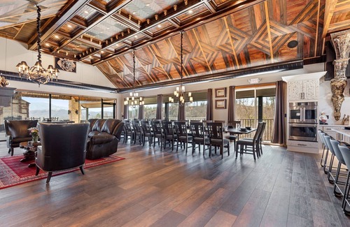 Gatlinburg - Pigeon Forge Cabin | Excalibur: Pickleball, Duck Pin Bowling, Indoor Pool
