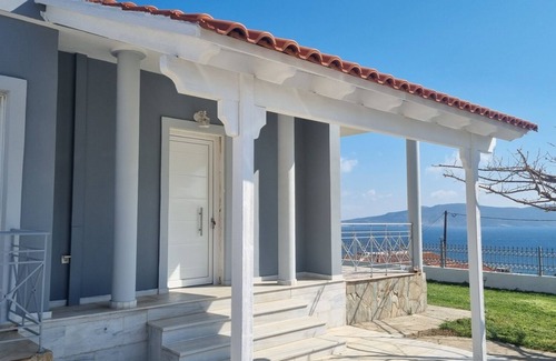 Agia Marina Mikrolimanou Villa | Excellent view.Three minutes from the sea.Blue and crystal Aegean waters.