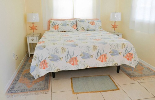 South Venice House | Excellent 2BR Getaway Beach House for Families!