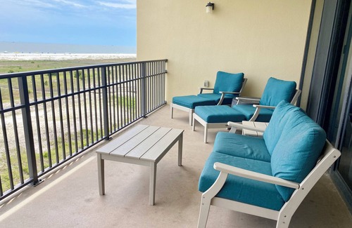 Dauphin Island Condo | Excellent! 5- Star beachfront condo.